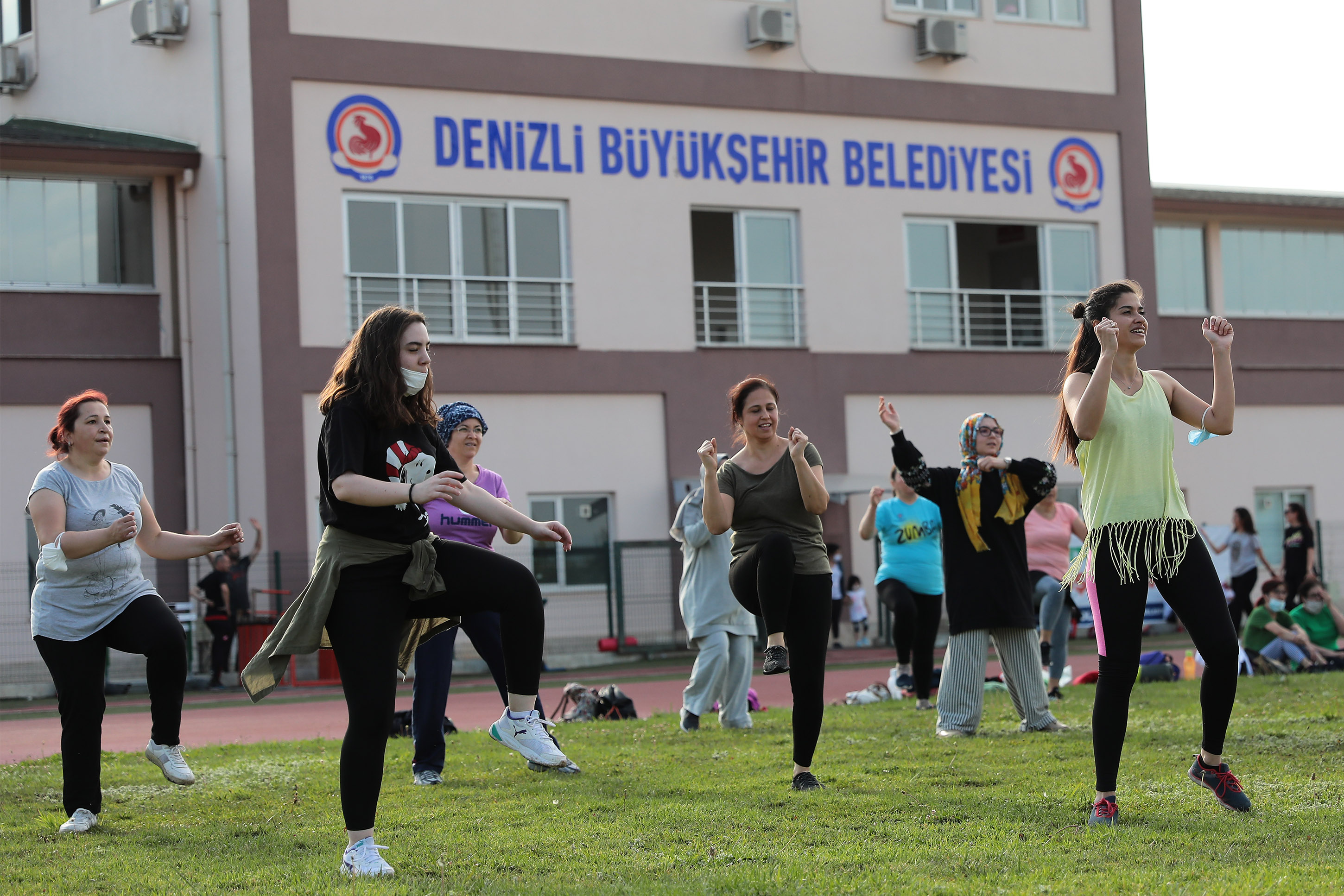 B Y K Eh R Le Sa Likli Ya Am Pamukkale Tv Den Zl N N Lk Uydu Kanali